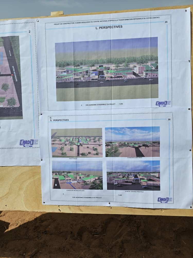 Cérémonie de lancement officiel des travaux de construction du Centre National d'appui à la transformation Artisanale du Coton ( CNATAC)